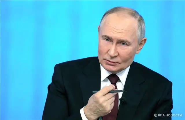 Песков сообщил, что Путин лично общается с чиновниками по вопросам с Прямой линии