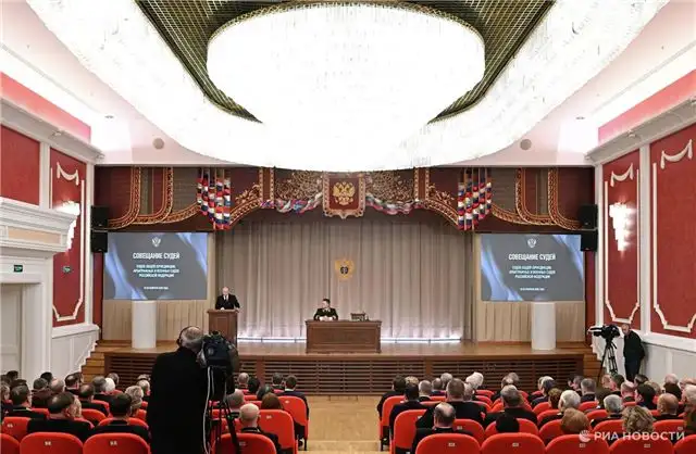 Путин напомнил изречение императора Александра III о верховном распоряжении