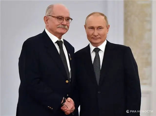 Михалков лично позвал Путина на премьеру спектакля с участием Ефремова «Без свидетелей»