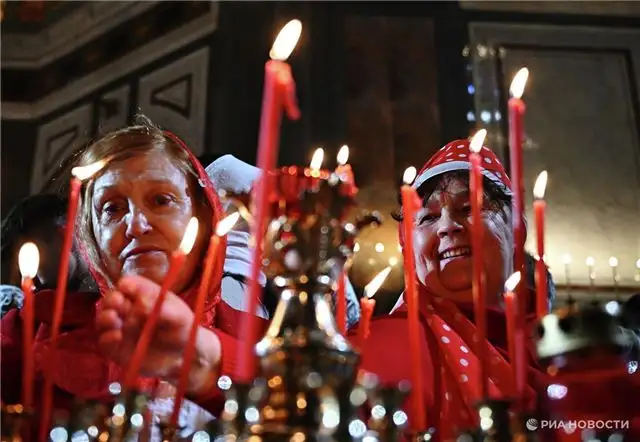 Заммэра Бирюков отметил, что пасхальные службы в Москве прошли спокойно и без инцидентов