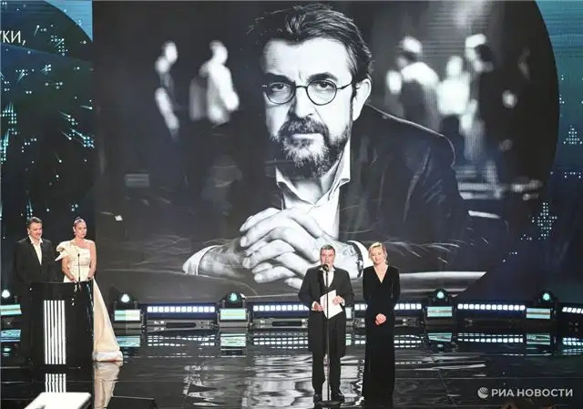 Почетная премия "Ника" посмертно присуждена Золотовицкому