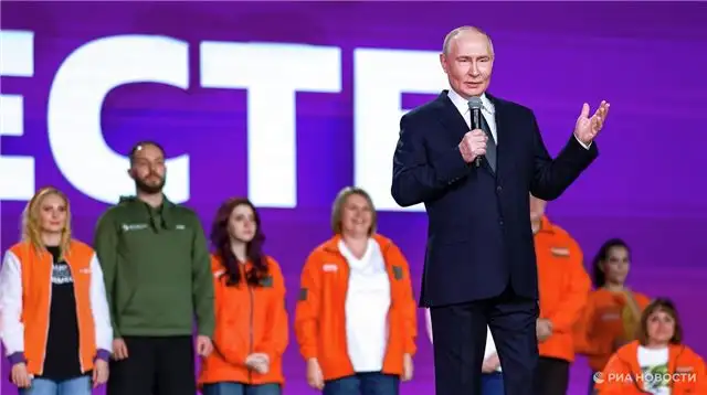 Путин подчеркнул, что волонтеры рискнули жизнями, помогая людям в период коронавируса