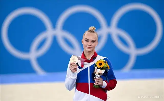 Российские спортсмены по гимнастике получили разрешение выступать на мировых аренах под национальным флагом и гимном