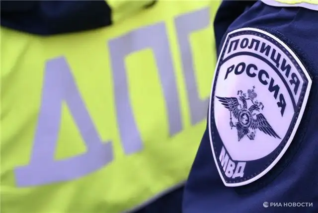 В Петербурге легковушка протаранила здание, трое получили травмы