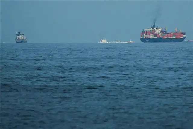 Bloomberg сообщает о заторе танкеров в Красном море из-за нового курса Саудовской Аравии