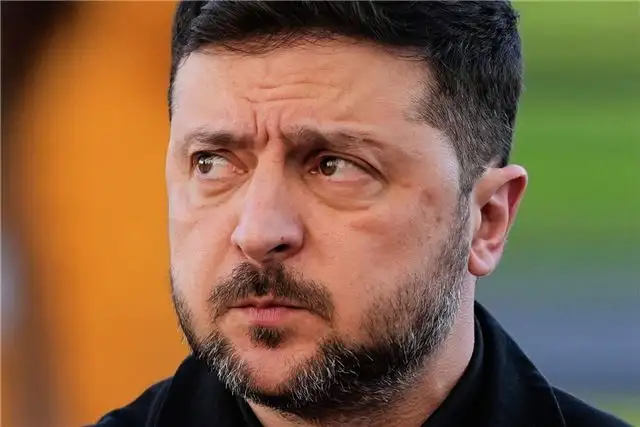 Дмитрук уверен, что Зеленский уже давно устроил бы выборы при реальной уверенности в победе